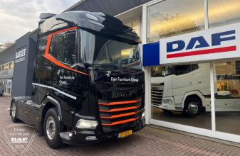 Foto met logo 2.jpg